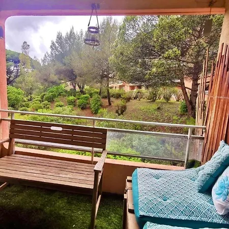 2 Pieces Avec Terrasse A Sainte-maxime, Proche Centre Et Plages Apartment