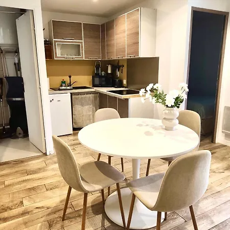 - Terrasse, Clim & Parking Apartment